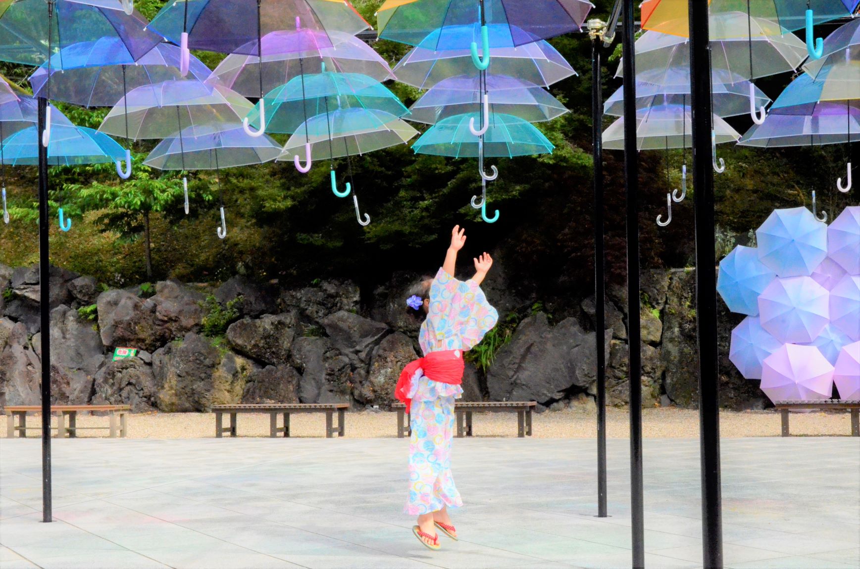 Let's jump! HATTASAN Umbrella Sky
