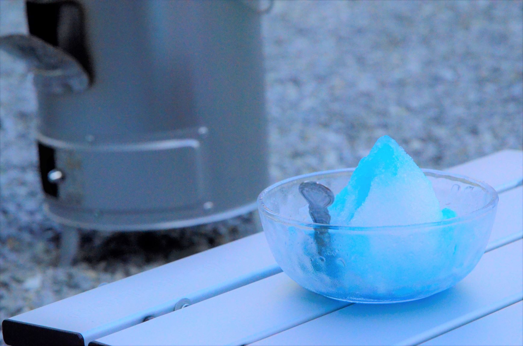 Shaved ice to eat in the garden