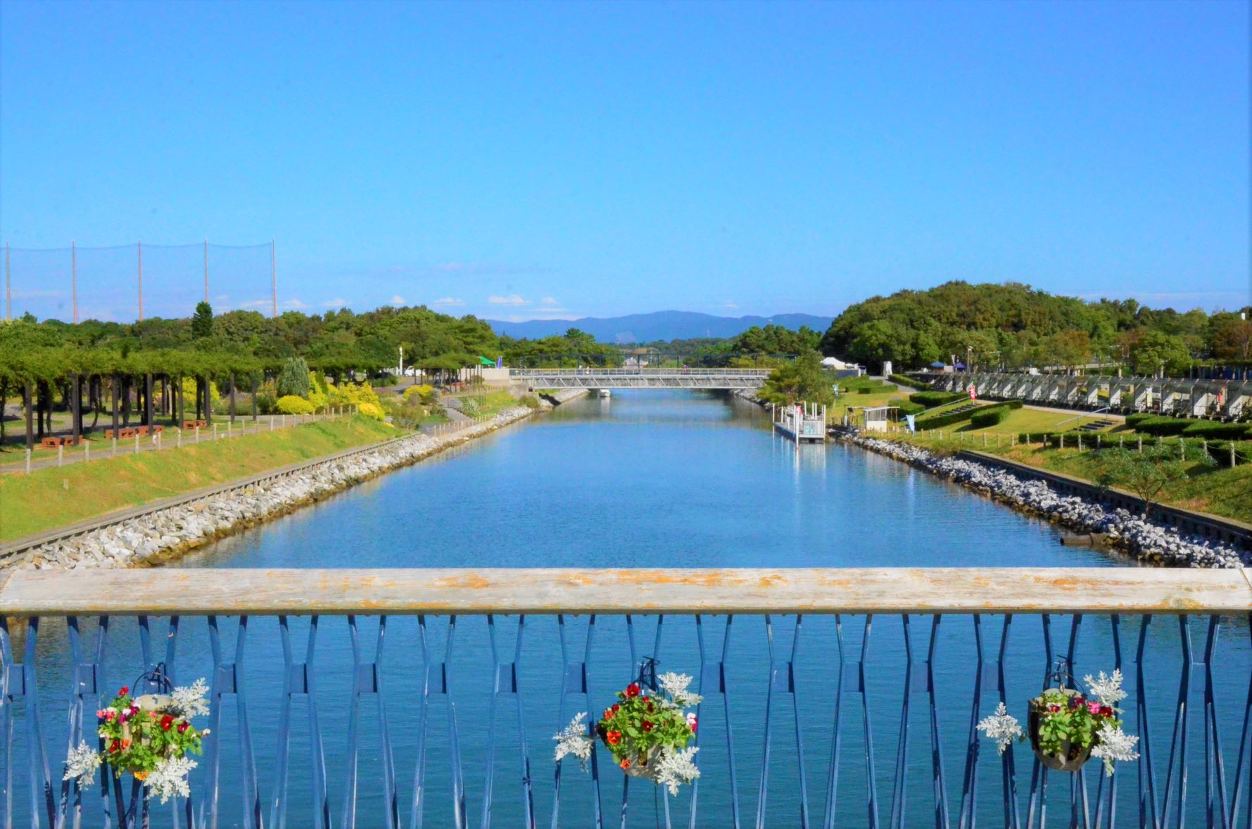 At Hamanako Garden Park's South Evo Bridge